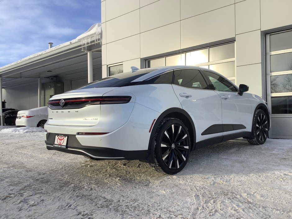 25 Toyota CROWN Platinum-5