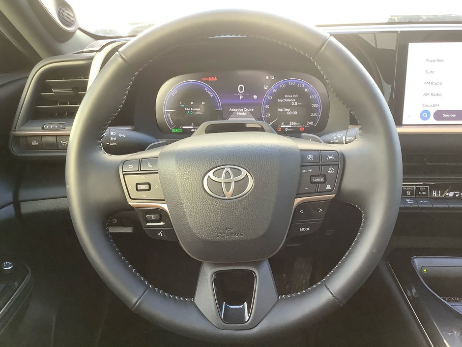 25 Toyota CROWN Platinum-17