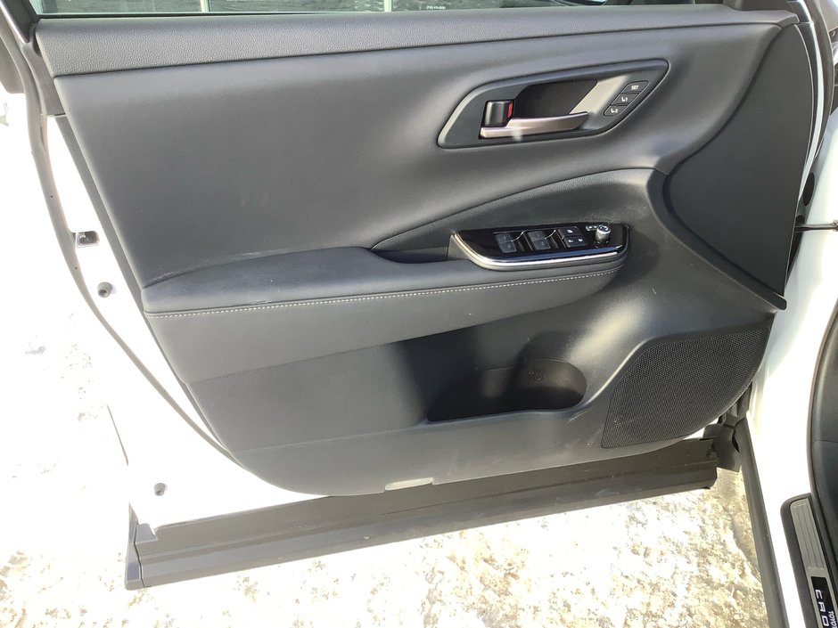 25 Toyota CROWN Platinum-11