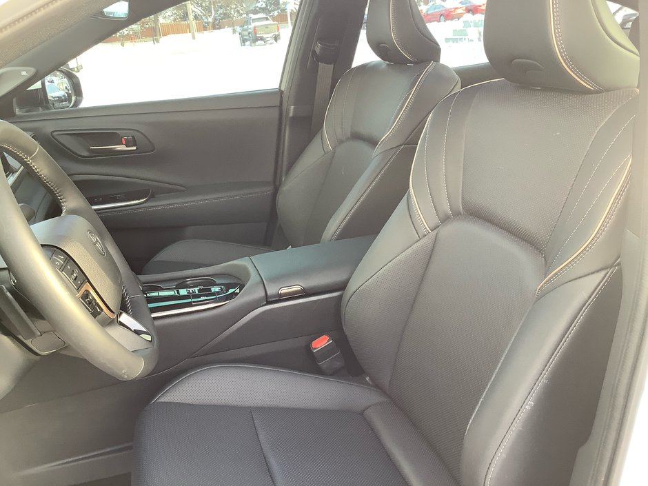 25 Toyota CROWN Platinum-13