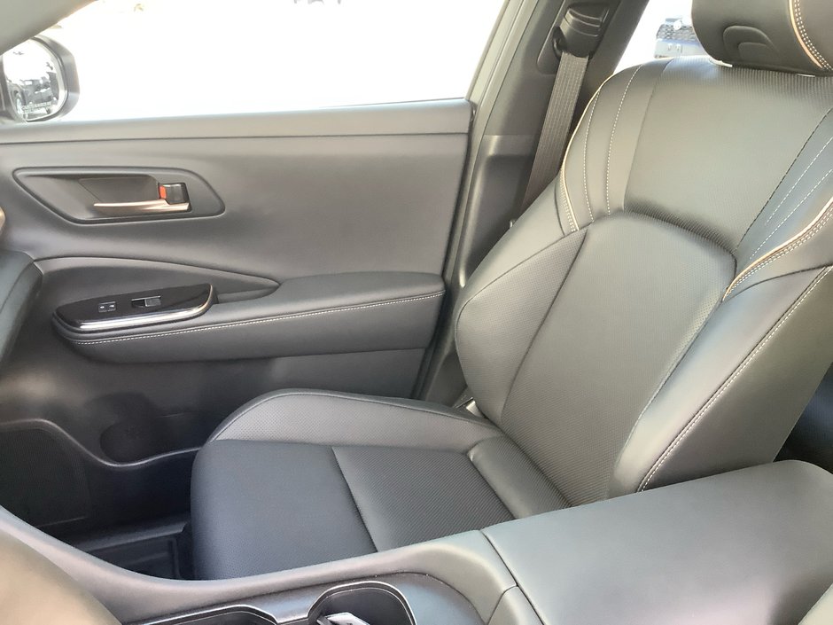 25 Toyota CROWN Platinum-14