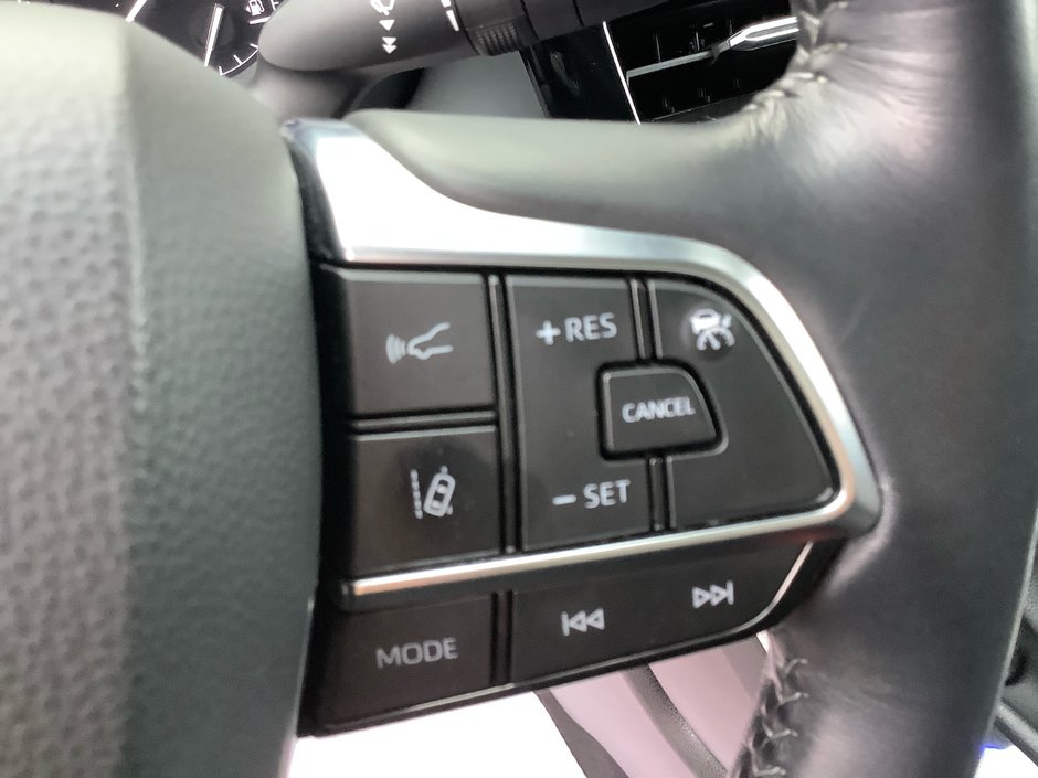 2021 Toyota HIGHLANDER XLE-21