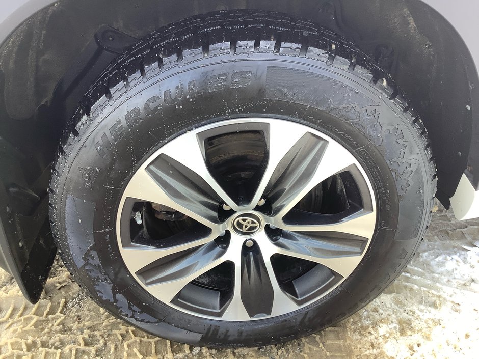 2021 Toyota HIGHLANDER XLE-9