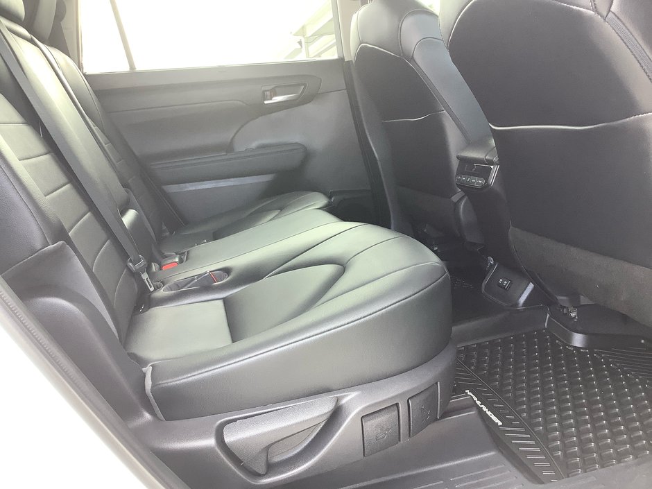 2021 Toyota HIGHLANDER XLE-11