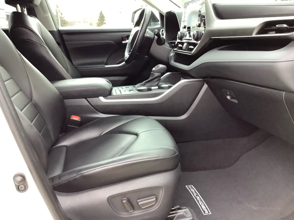 2021 Toyota HIGHLANDER XLE-12