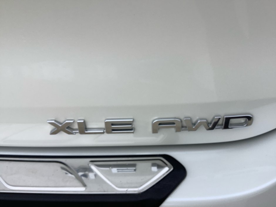 2021 Toyota HIGHLANDER XLE-7