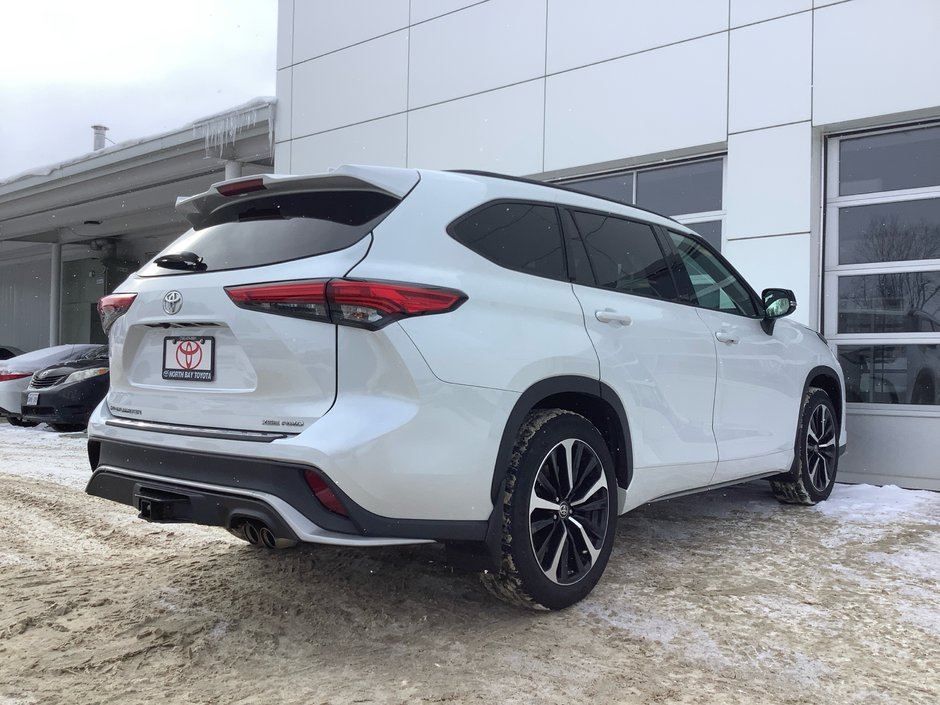 2022 Toyota HIGHLANDER XSE-4