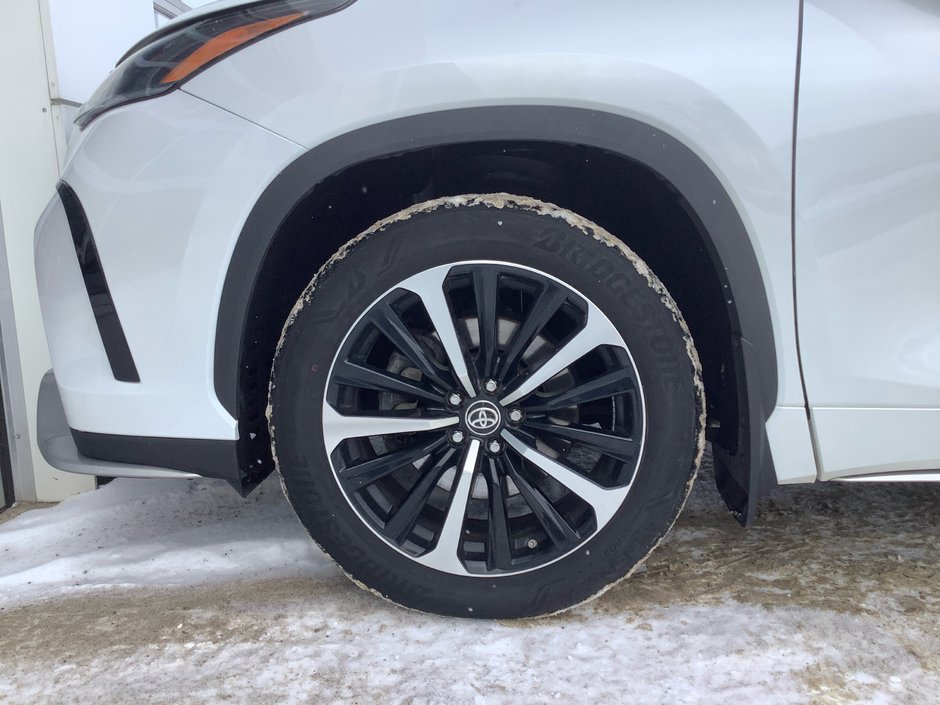 2022 Toyota HIGHLANDER XSE-9