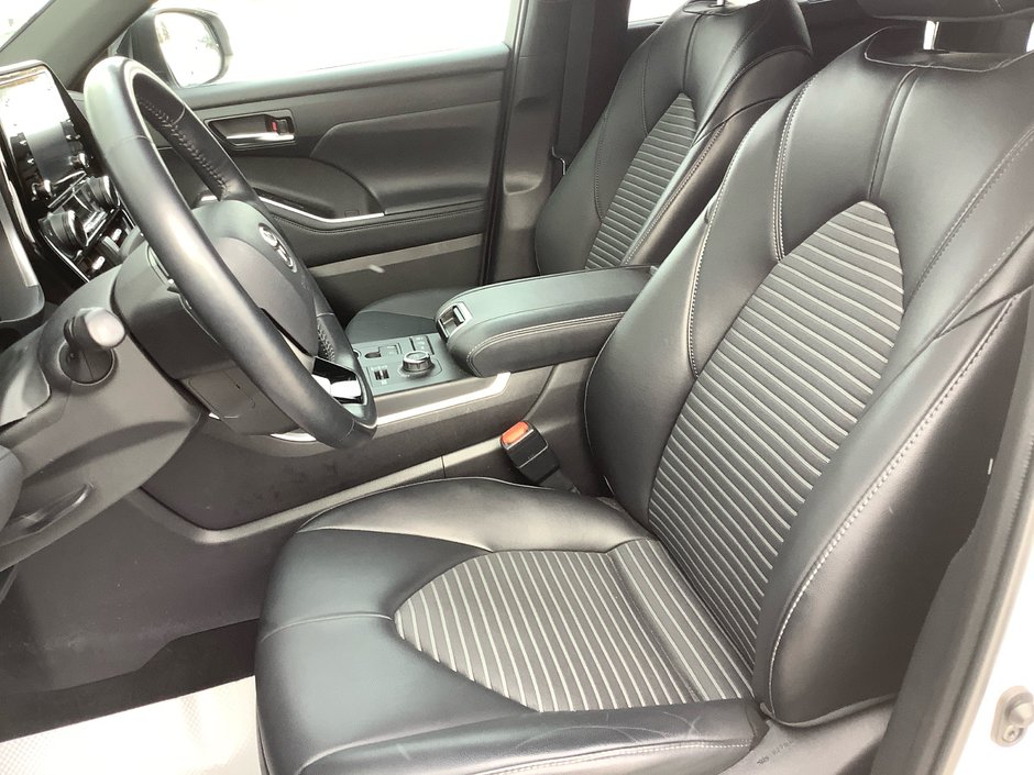 2022 Toyota HIGHLANDER XSE-12