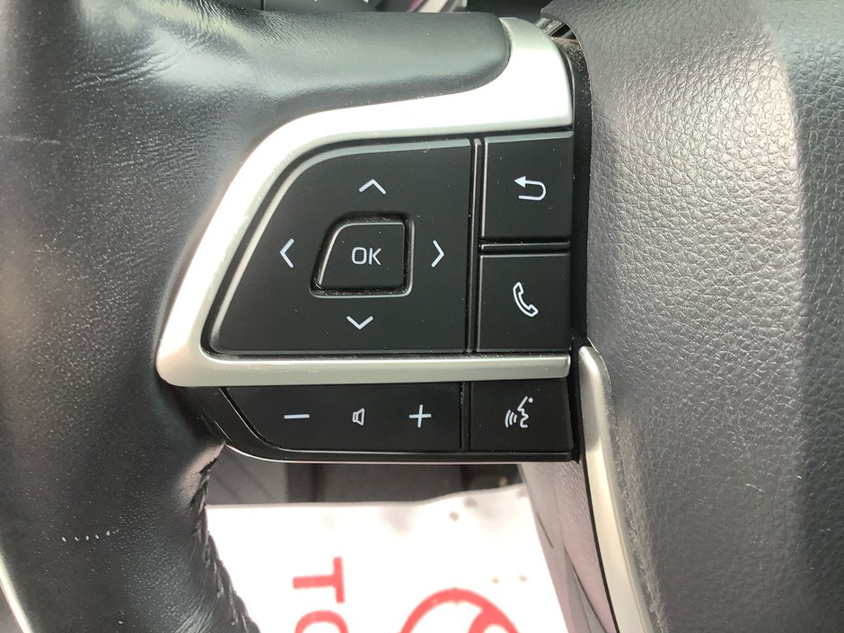 2022 Toyota HIGHLANDER Hybrid XLE-9