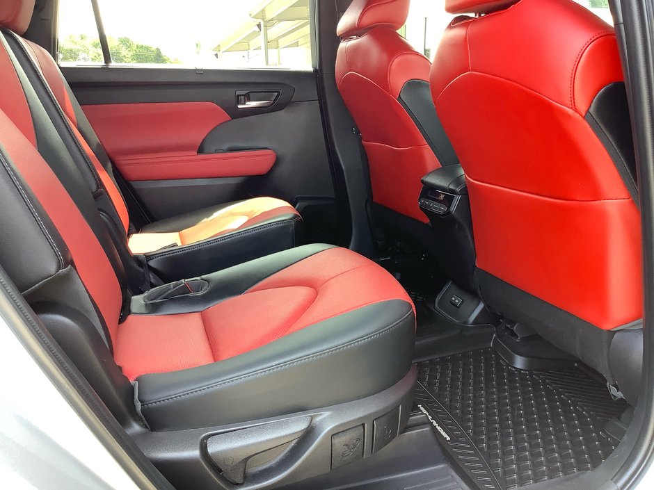 2022 Toyota HIGHLANDER XSE-13