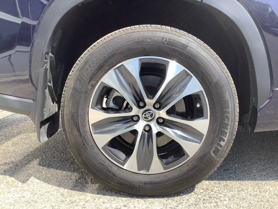 2023 Toyota Highlander XLE-4