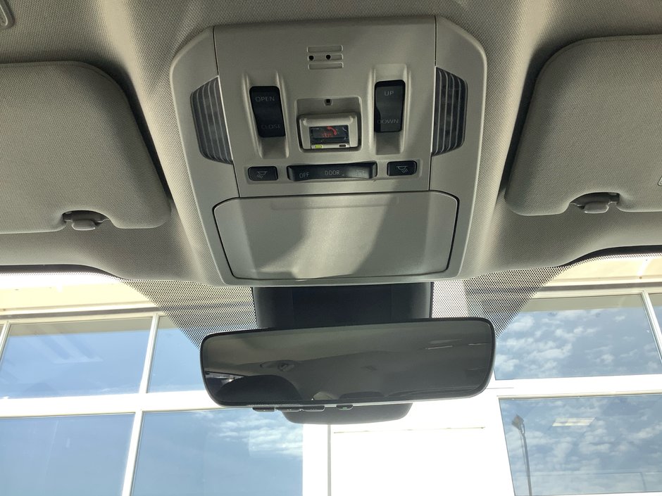 2023 Toyota Highlander XLE-24