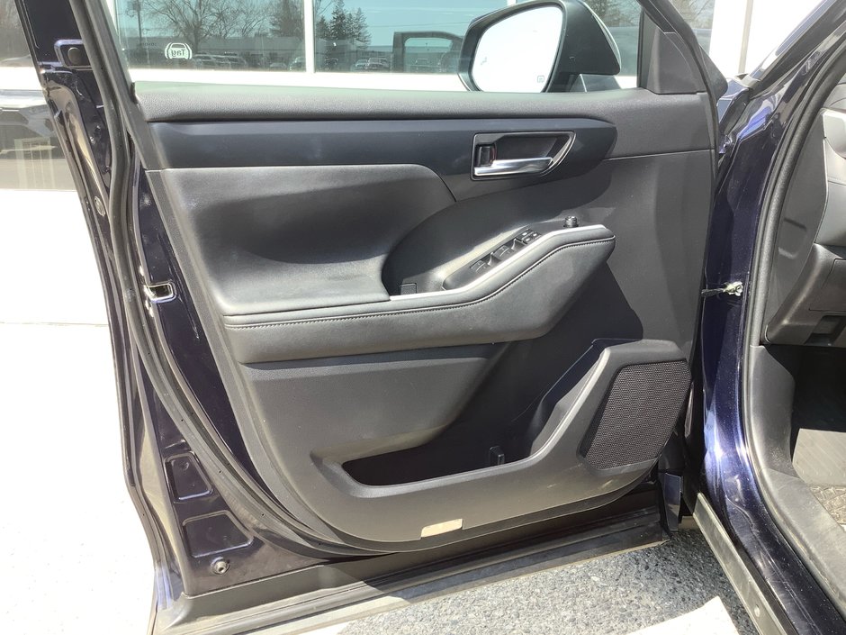 2023 Toyota Highlander XLE-11