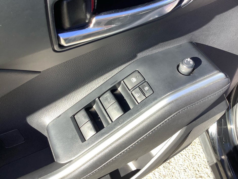 2023 Toyota HIGHLANDER Hybrid XLE-10