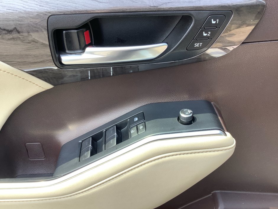 2022 Toyota HIGHLANER PLAT Limited-19