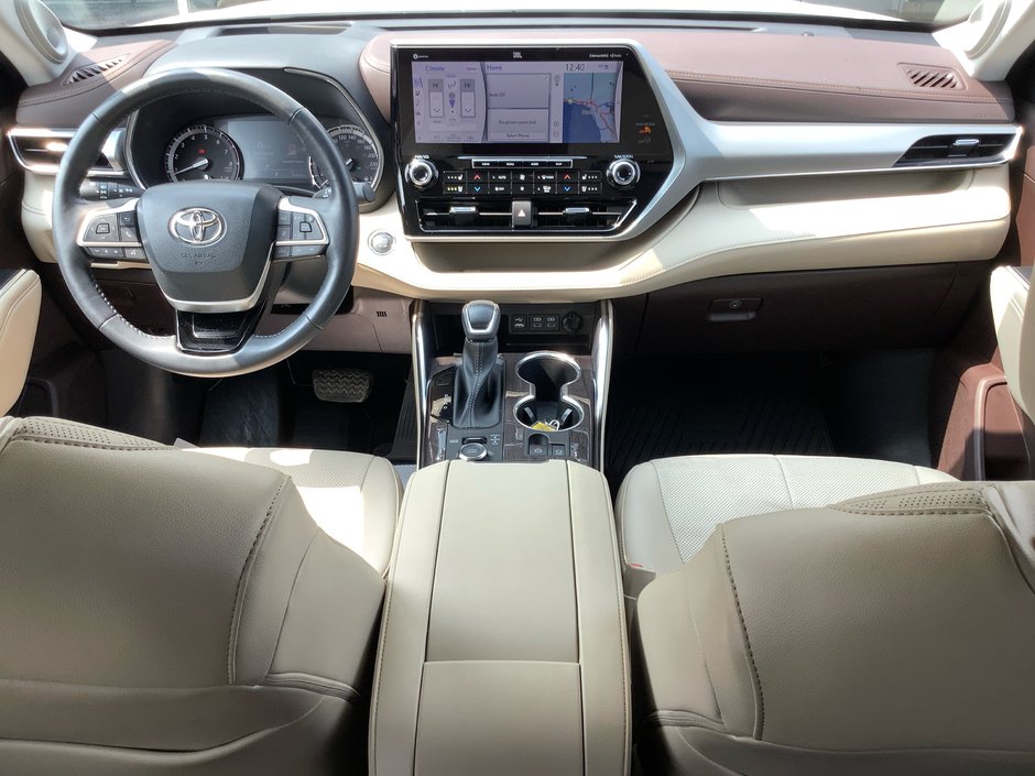 2022 Toyota HIGHLANER PLAT Limited-25