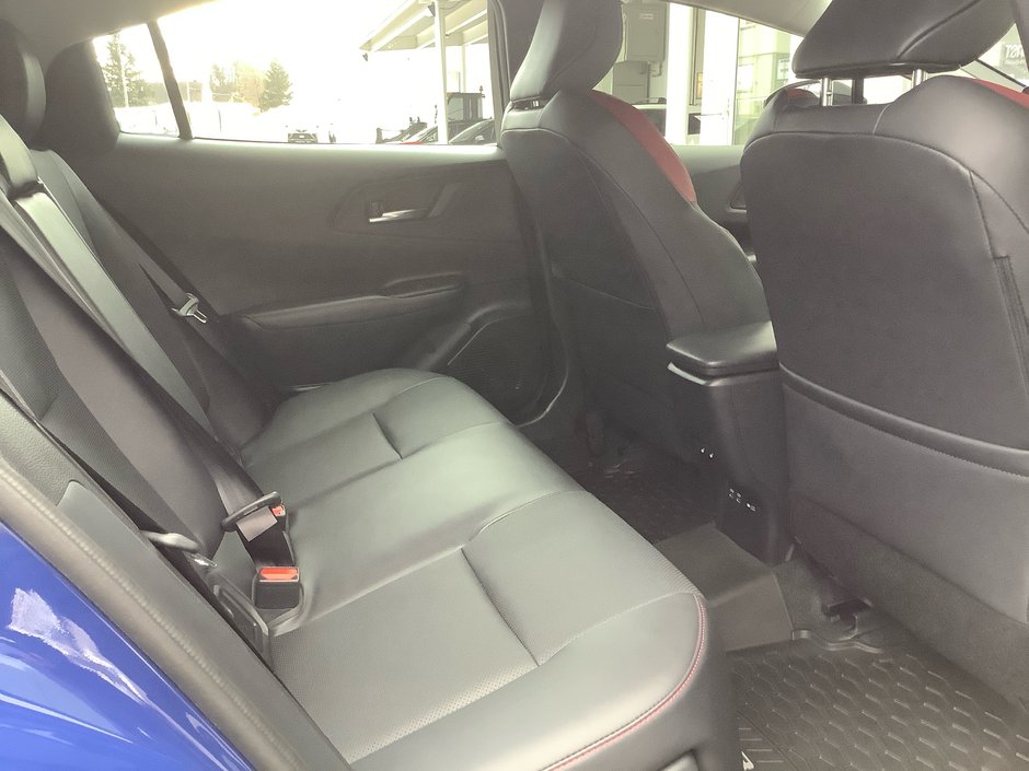 2025 Toyota PRIUS-13