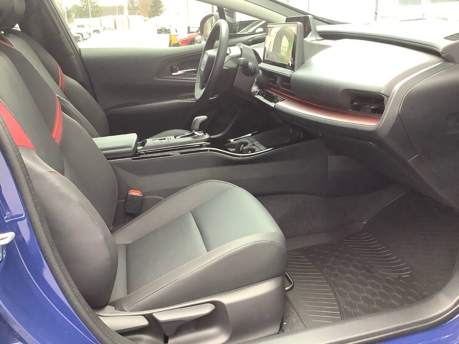 2025 Toyota PRIUS-12