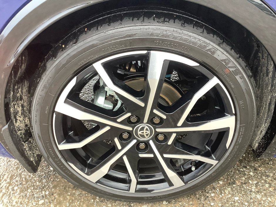 2025 Toyota PRIUS-11