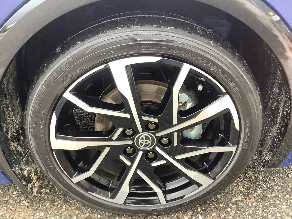 2025 Toyota PRIUS-10