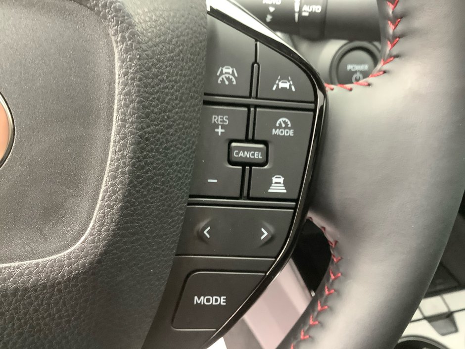 2025 Toyota PRIUS-19