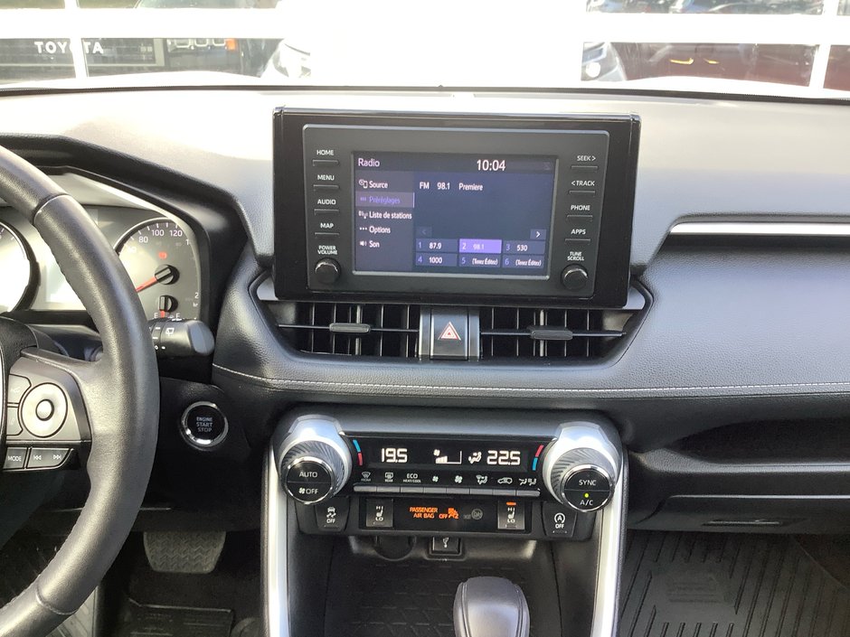 2022 Toyota RAV XLE-20