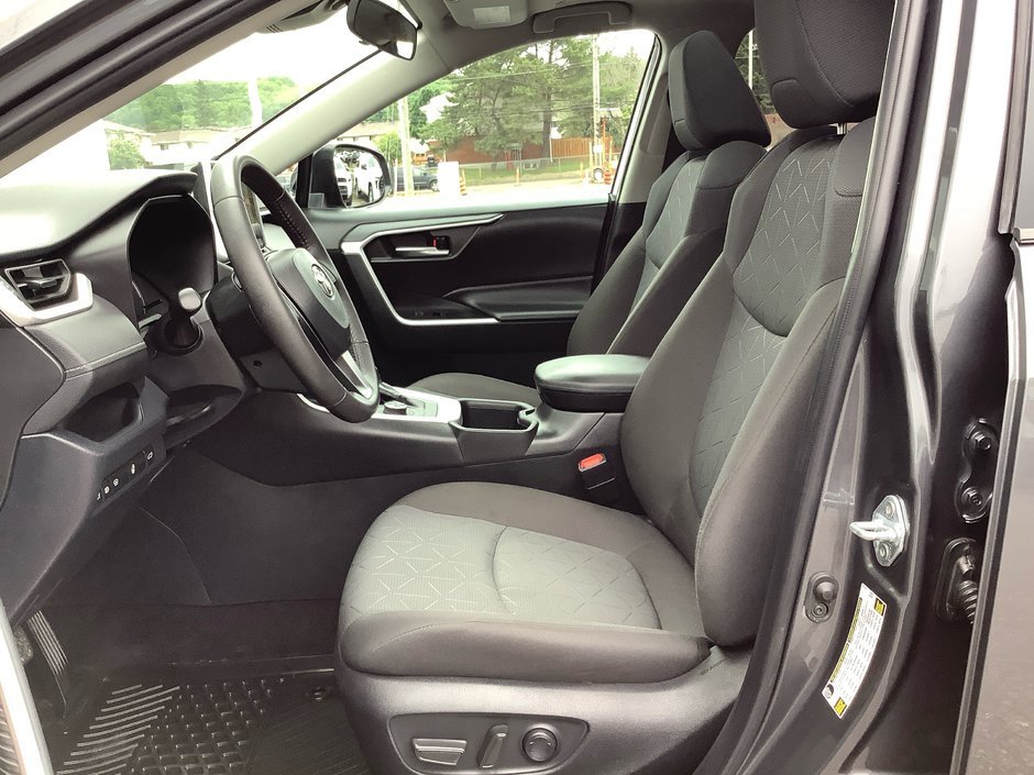 2023 Toyota RAV4 HYB Hybrid XLE-12