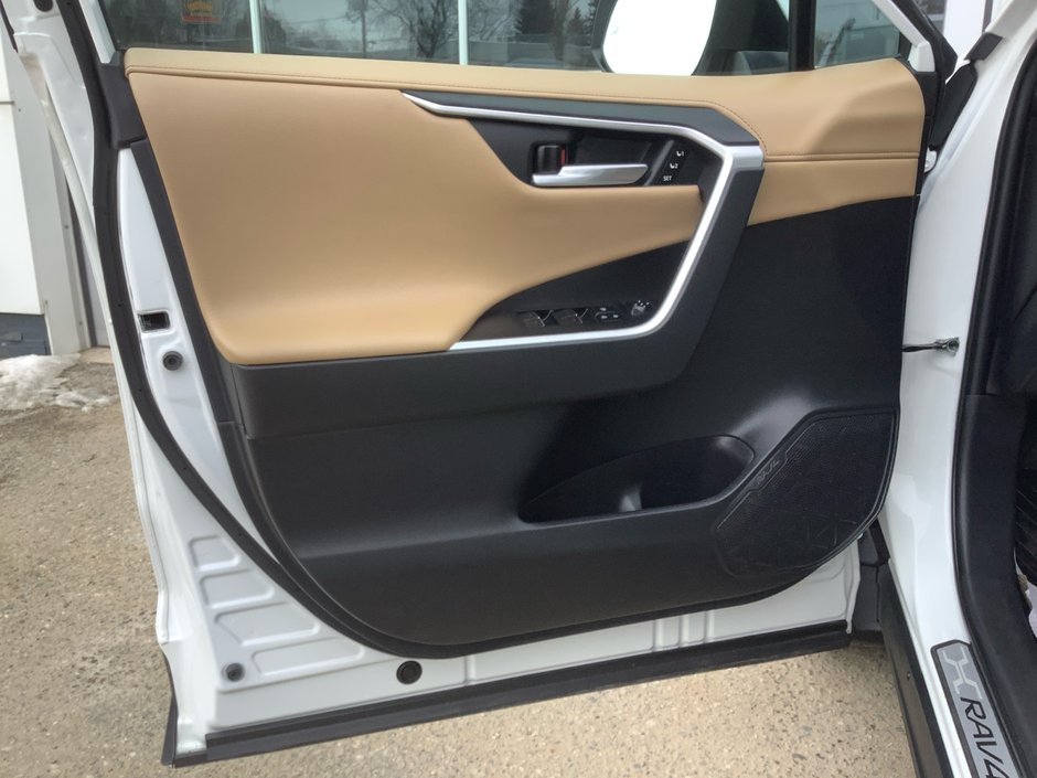 2024 Toyota RAV4 HYBRID LIMITED-9