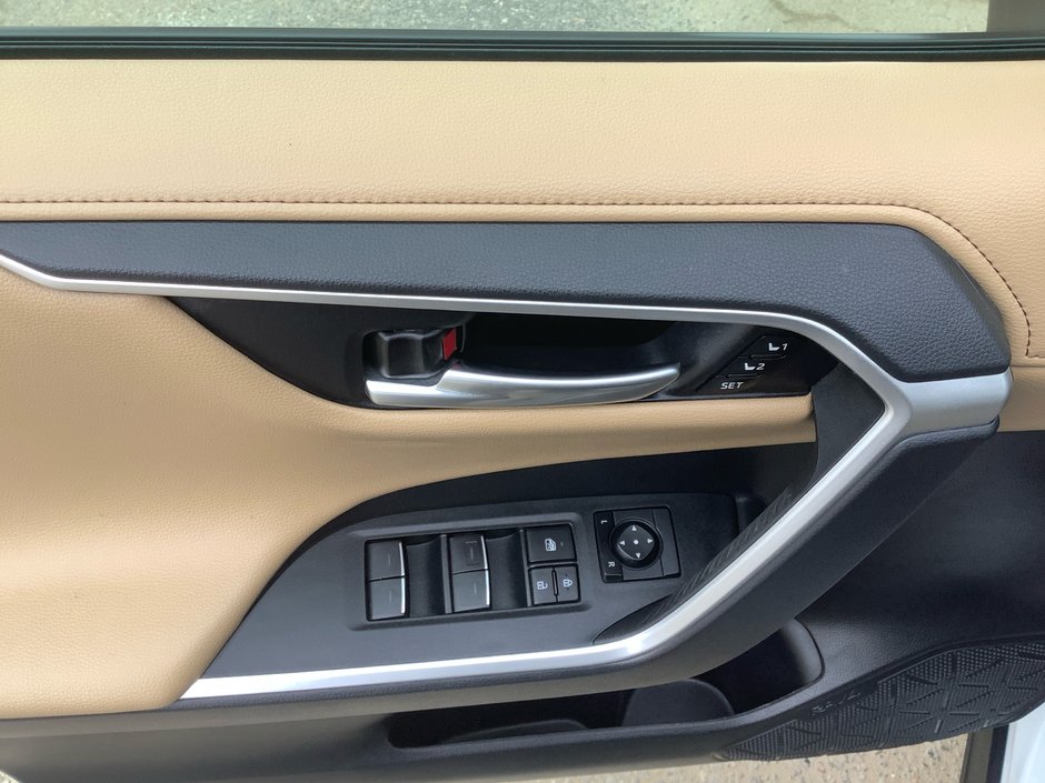 2024 Toyota RAV4 HYBRID LIMITED-10