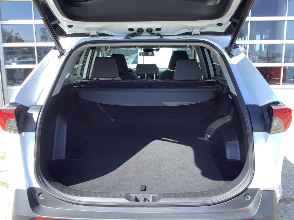 2022 Toyota RAV4 XLE AWD XLE-10