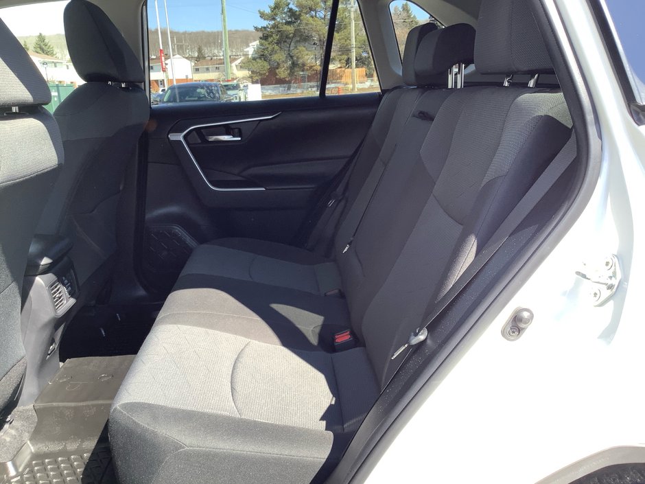 2022 Toyota RAV4 XLE AWD XLE-21