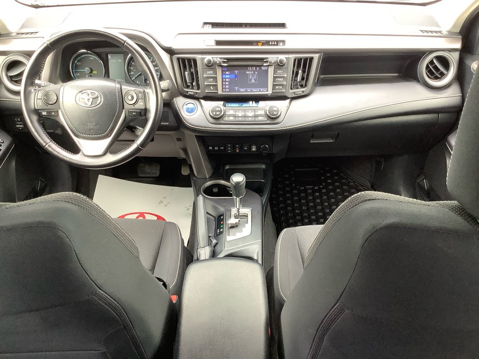 2017 Toyota RAV4 XLE HYBRID-22