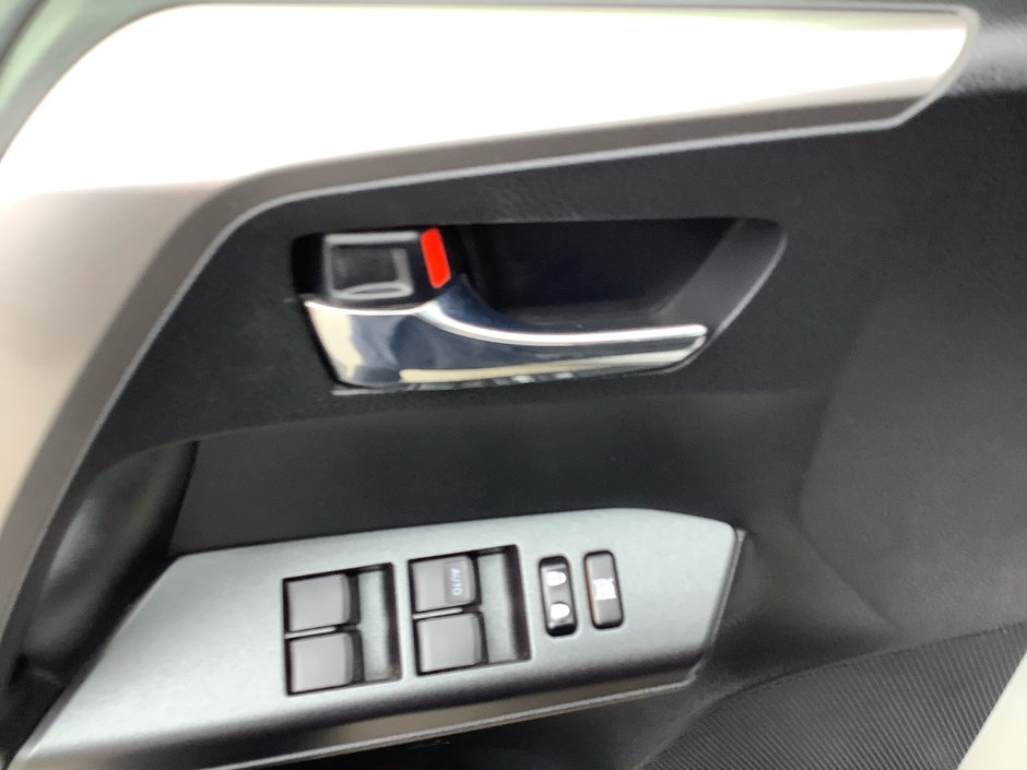 2017 Toyota RAV4 XLE HYBRID-16
