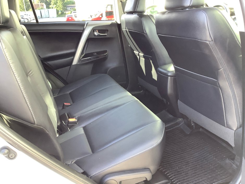 2018 Toyota RAV4 Limited-12