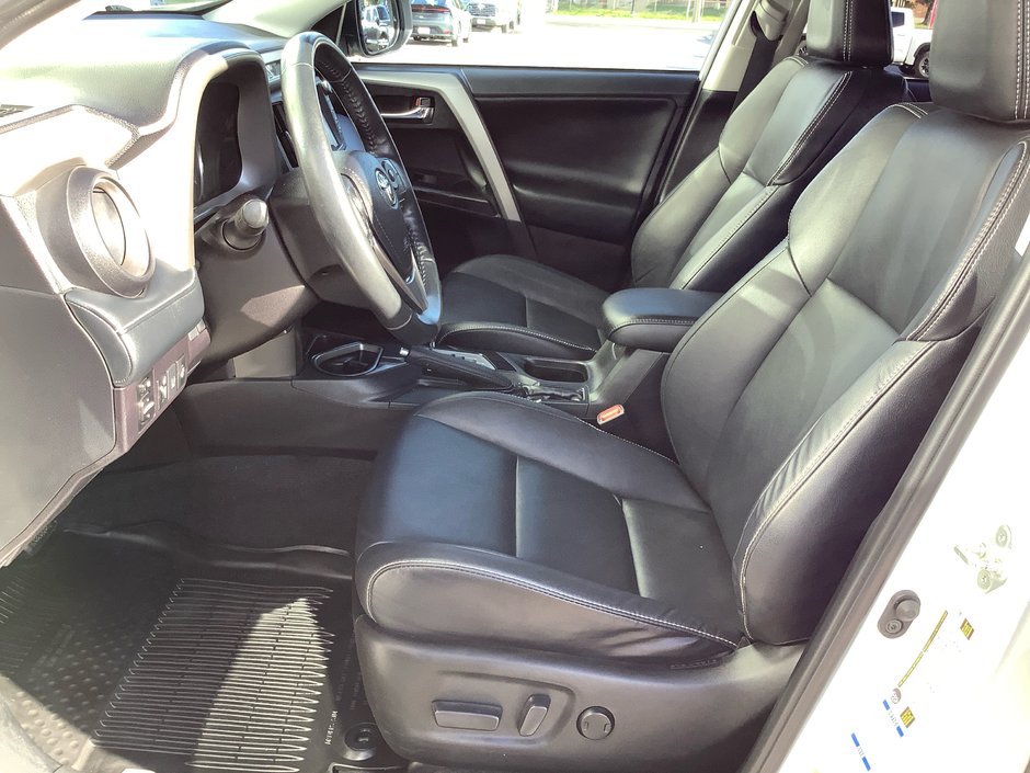 2018 Toyota RAV4 Limited-14