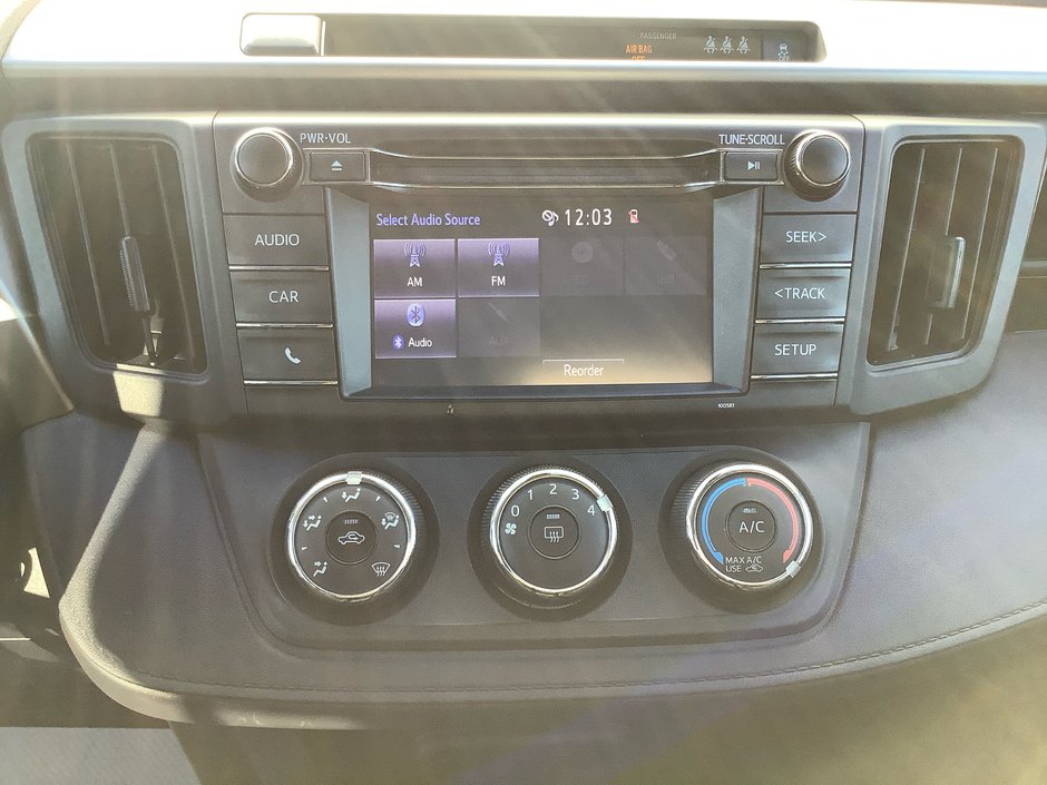 2018 Toyota RAV4 LE AWD-11