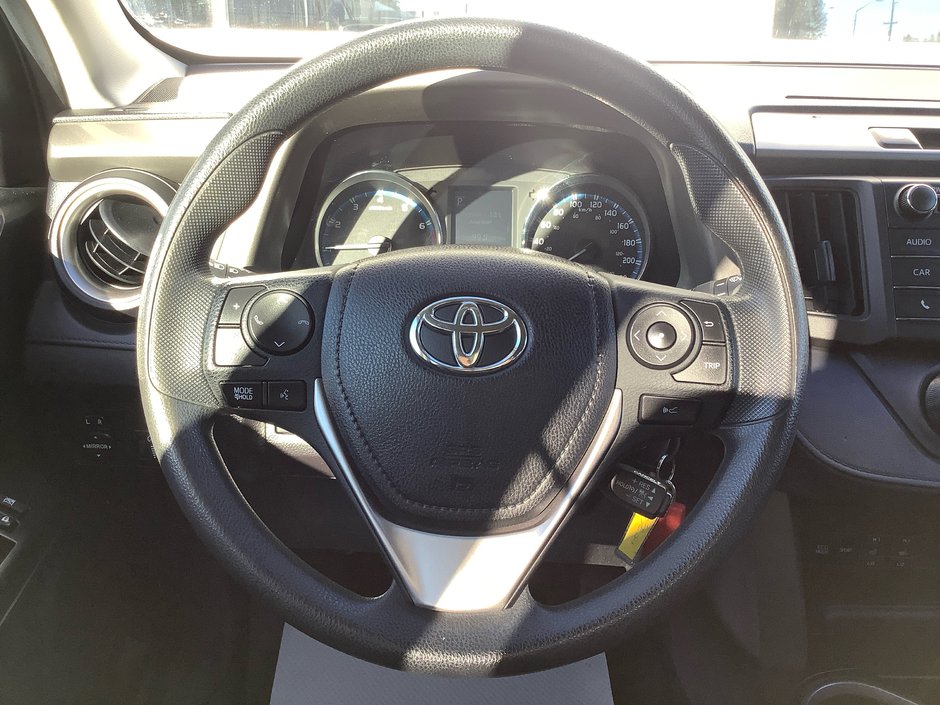 2018 Toyota RAV4 LE AWD-10