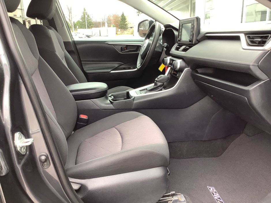 2019 Toyota RAV4 LE-12