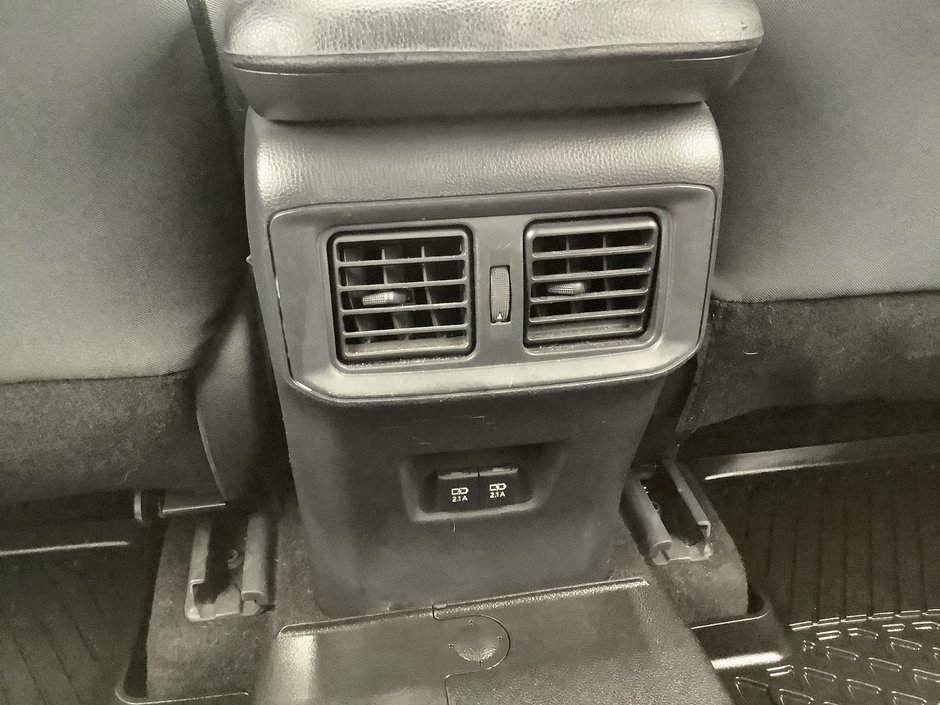 2019 Toyota RAV4 XLE-22