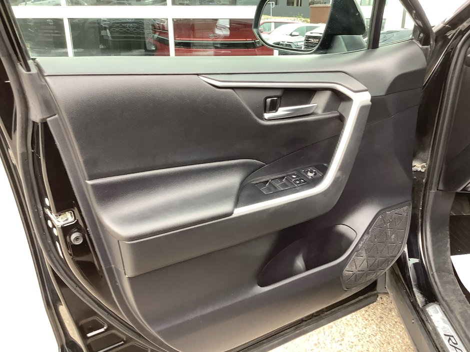 2019 Toyota RAV4 XLE-7