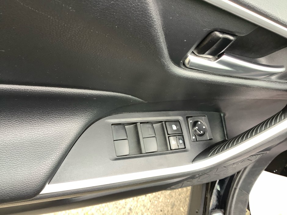 2019 Toyota RAV4 XLE-8