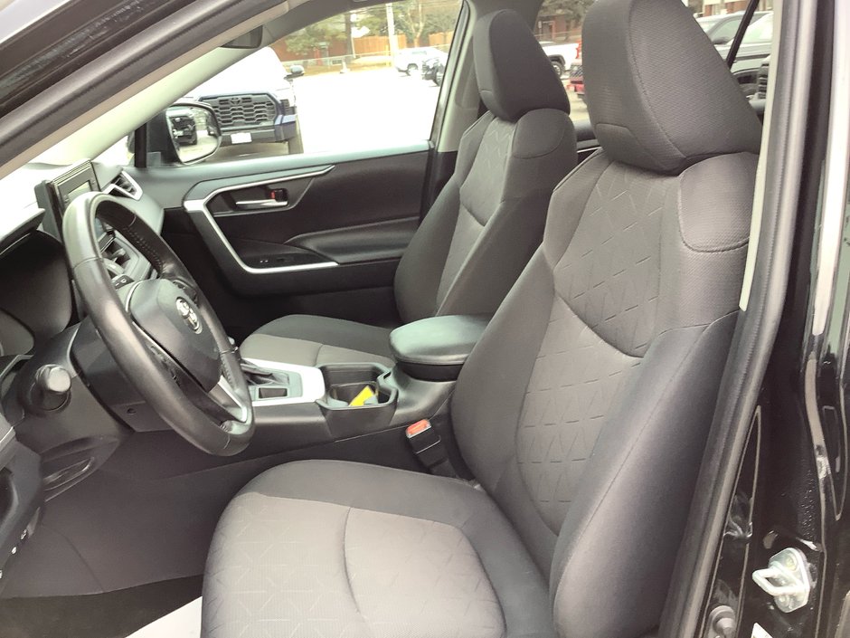 2019 Toyota RAV4 XLE-9