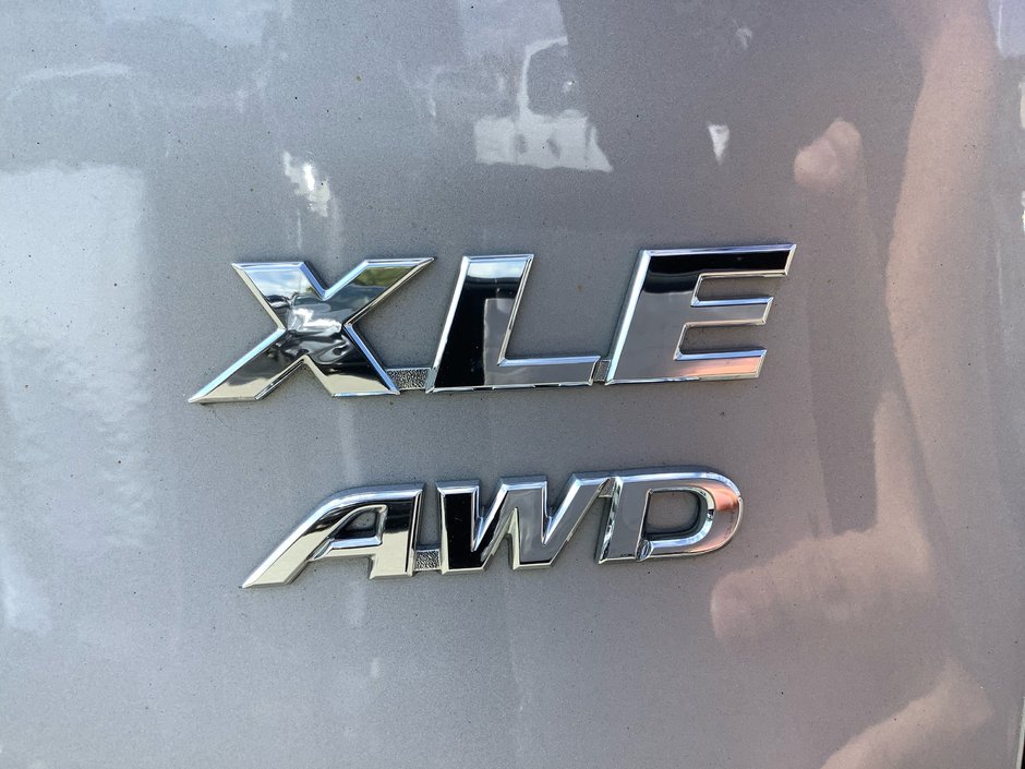 2020 Toyota RAV4 XLE-8