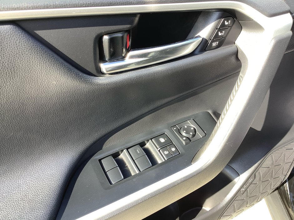 2020 Toyota RAV4 Hybrid Limited-12