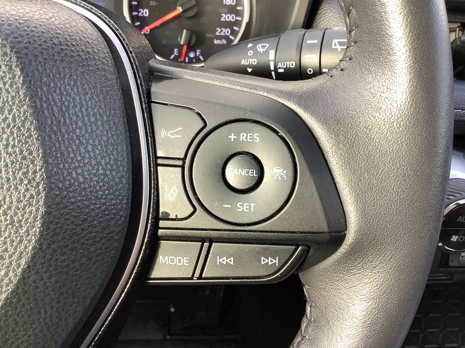 2020 Toyota RAV4 XLE-15