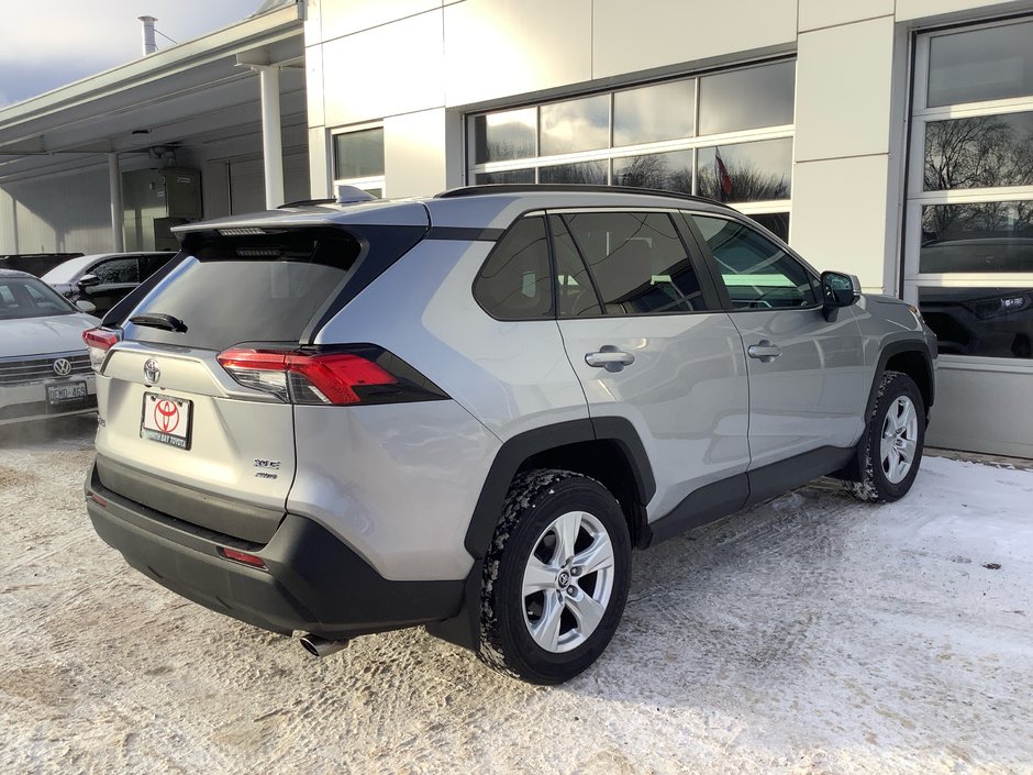 2020 Toyota RAV4 XLE-22