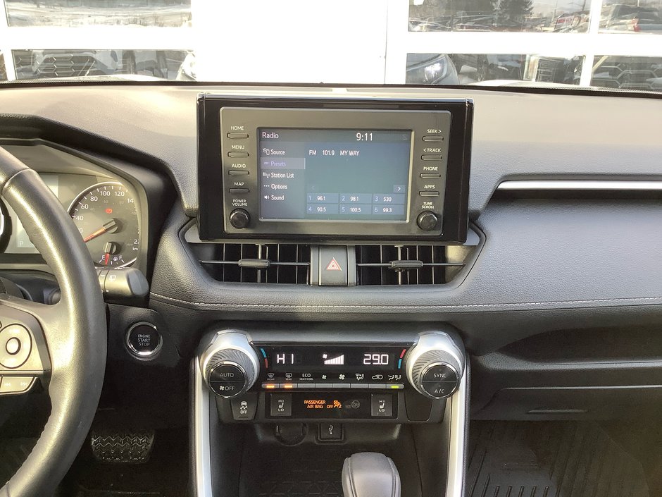 2020 Toyota RAV4 XLE-17