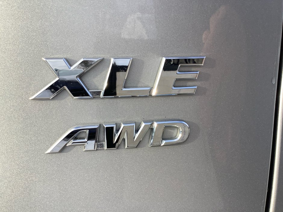 2020 Toyota RAV4 XLE-5