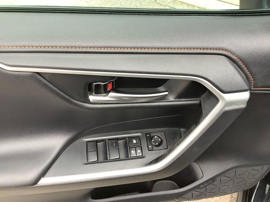 2020 Toyota RAV4 TRAIL-10